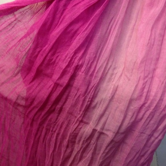 🔥🔥🔥SaLe NWT Multi-Tone Pink Scarf - Picture 3 of 4