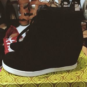 B&W Sneaker Wedge