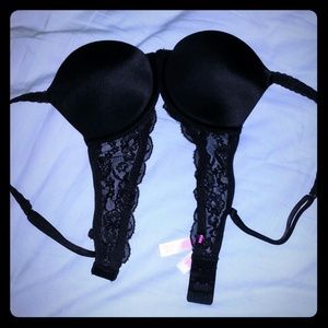 LIKE NEW! Victoria's secret black lace bra 32A