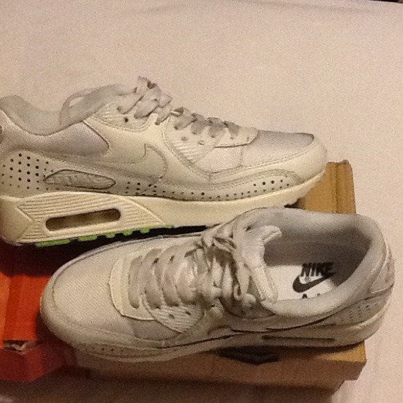 "RESERVED"  Great Condition Nike Air Max Size 8