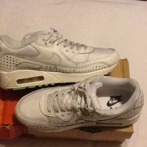 "RESERVED"  Great Condition Nike Air Max Size 8
