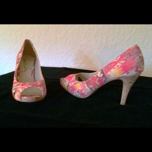 Pretty shoes NWOT