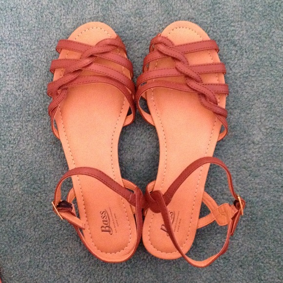 bass and co sandals