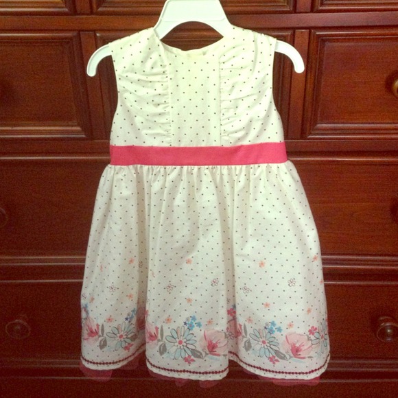 BEAUTIFUL LITTLE GIRLS DRESS. 18-24 months. 2T.