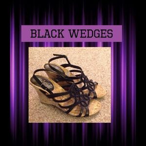 Black Wedges