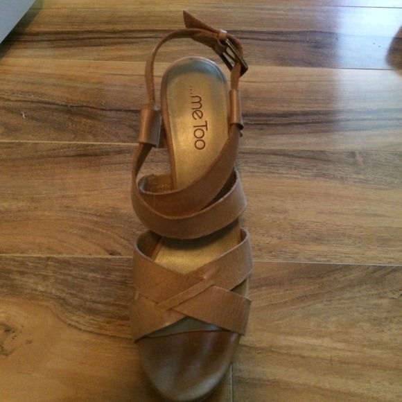 pair of me too wedges, 4.5 heel height - Picture 2 of 2