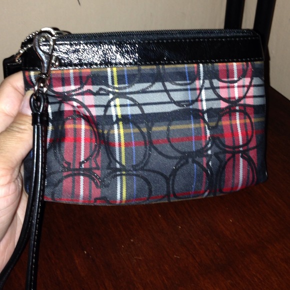 👛 SOLD Authentic Coach Wristlet 👛 - Picture 2 of 4