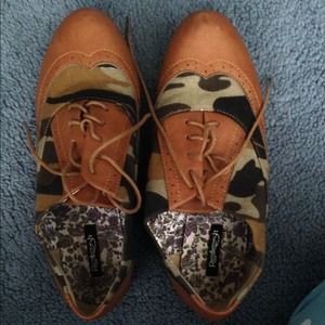 Camo shoes