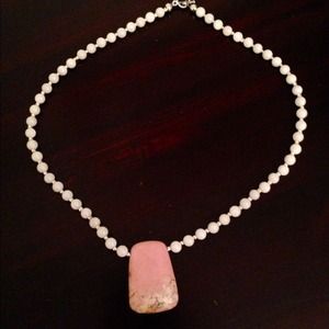 Mother of Pearl necklace w/ center turquoise