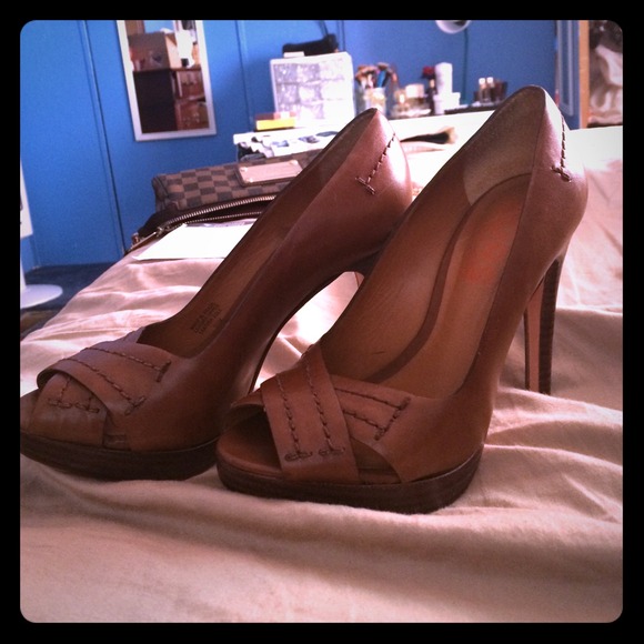 Michael kors luggage open toe pumps