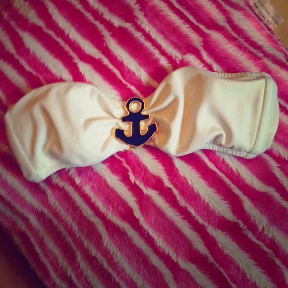 Victoria secret anchor top!