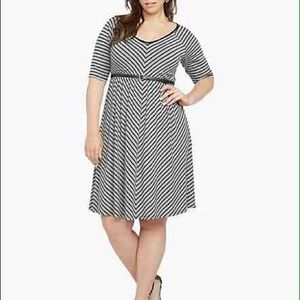 BNWT Torrid Striped Dress 2X w/ Belt TRADE!!