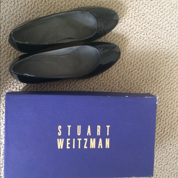 Stuart Weitzman size 6 shoes - they run narrow!