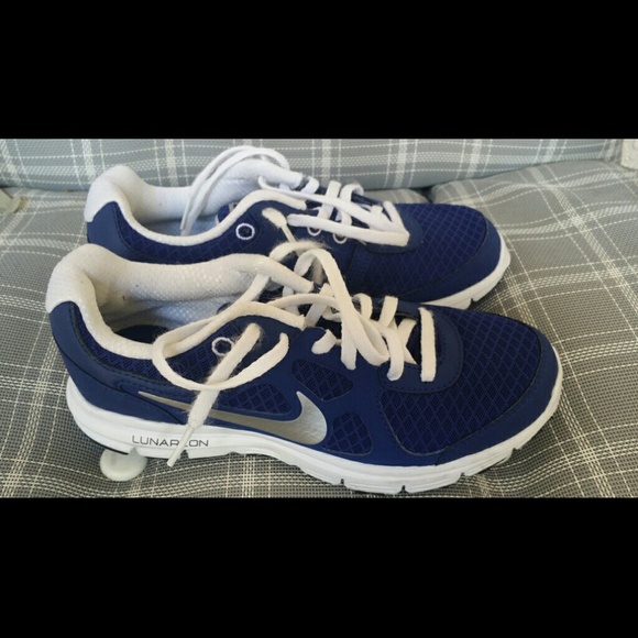 (SOLD)Boys running shoes
