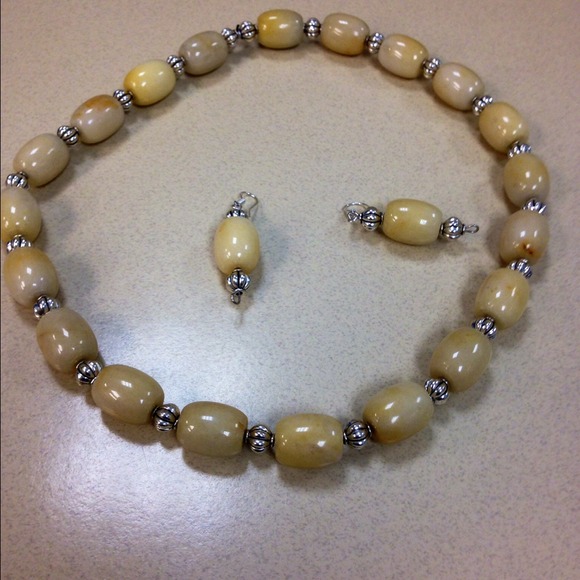 Agate and Titanium stretch necklace set