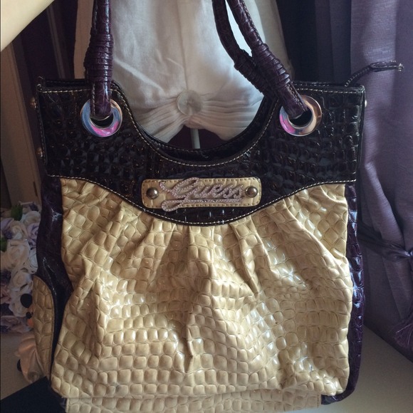 🔥🔥REDUCED!!! Guess handbag