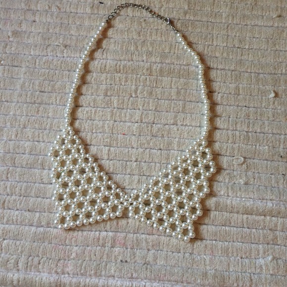 Peter Pan collar necklace