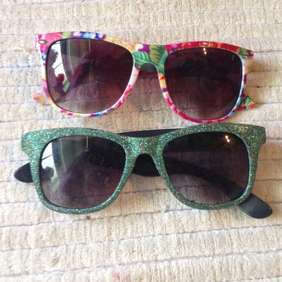 2 pair sunglasses