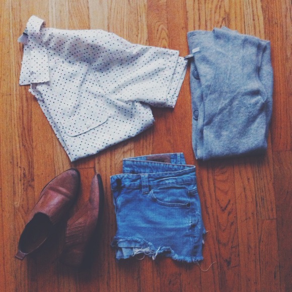 S o l d - H&M Sleeveless Gray Sweater