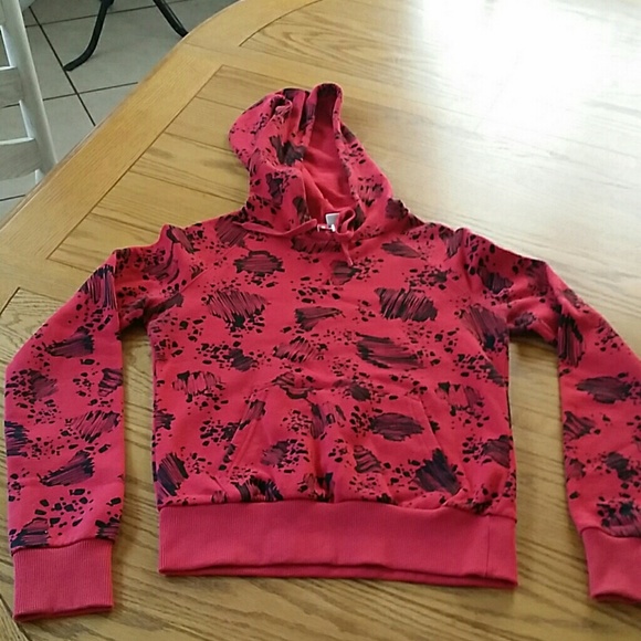 🔥PRICE REDUCED🔥H&M Red Printed Hoodie