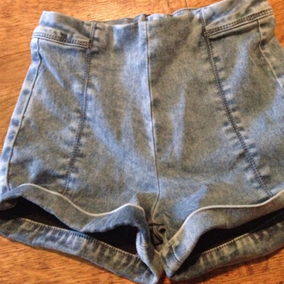 Light wash high waisted shorts from pacsun!