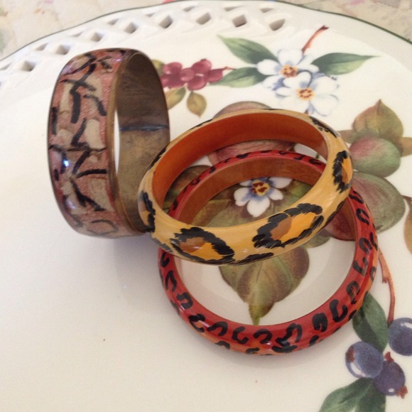 3 animal print bangles , wood & metal material - Picture 2 of 3