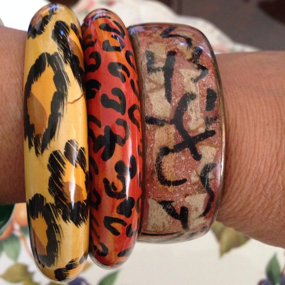 3 animal print bangles , wood & metal material - Picture 3 of 3
