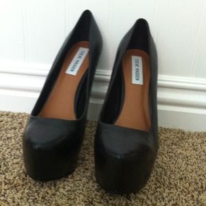 PRICE REDUCED Black Steve Madden platform heels