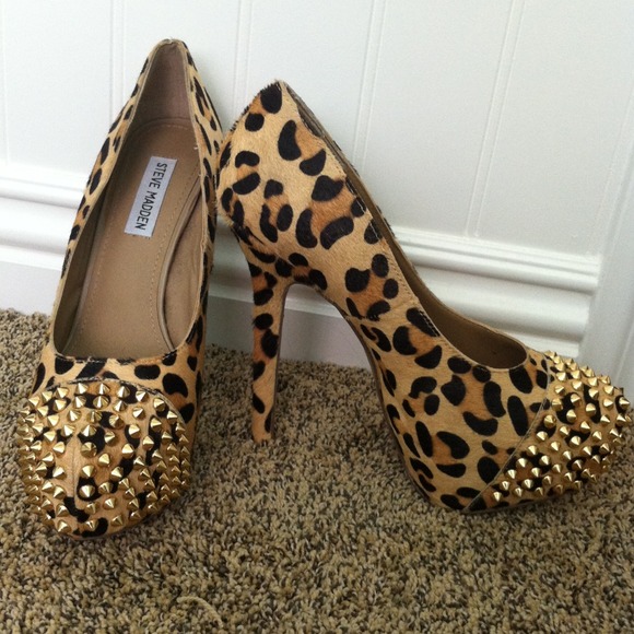Steve Madden cheetah studded heels - Picture 2 of 2