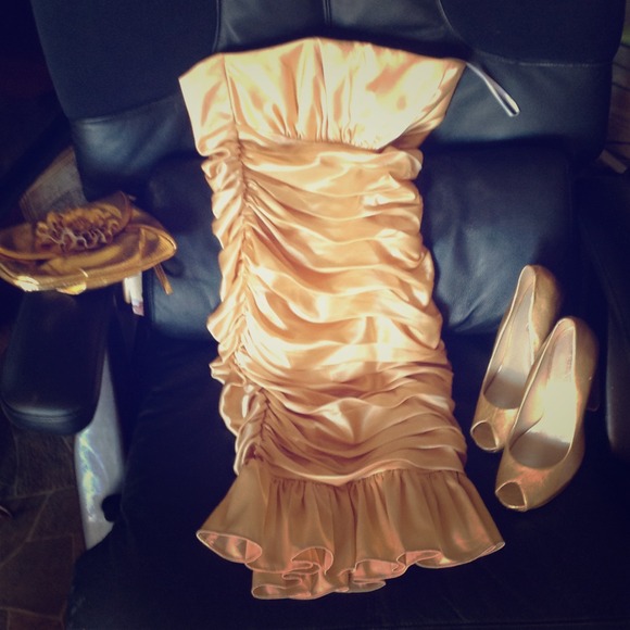 BE THE TROPHY! In this Gold dress by CINDY!! ;) XS