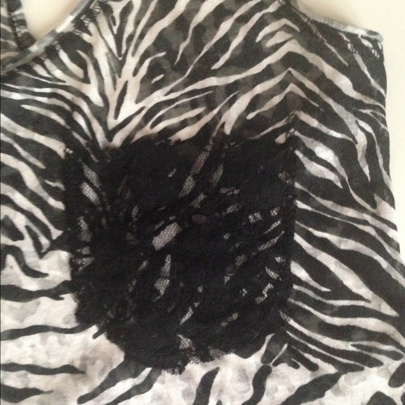 📦BUNDLED📦R&J Couture Sheer Racer Back Top / Tank - Picture 3 of 3