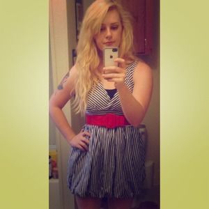 Dress with adjustable belt.