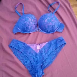 Victoria's Secret Miraculous Plunge bra 36A