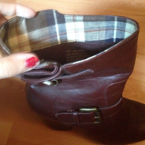 Brown booties - Picture 2 of 2