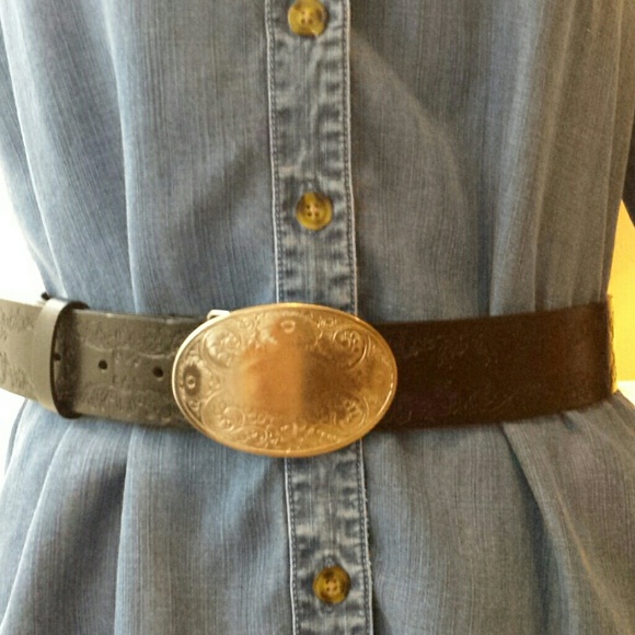 New York Company Accessories - Black etched western look belt