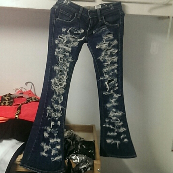 Levis Ripped Jeans