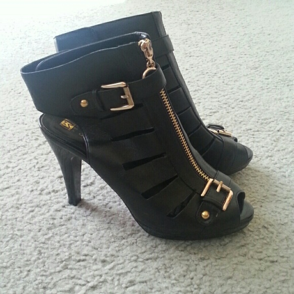 No brand Shoes - *reserved* Black gladiator zip heels