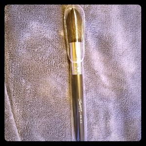 2 Sedona lace brushes. Tulip Contour FB 03 & FB 01