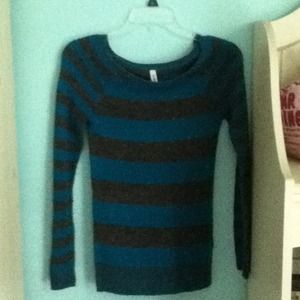 Blue and grey Lon sleeved shirt