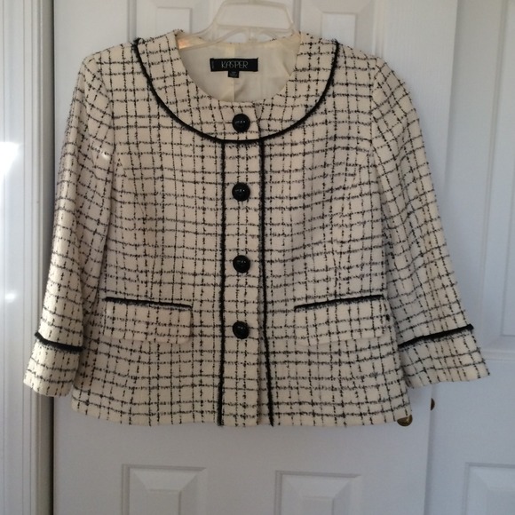 SOLD ON BUNDLE. KASPER SUIT JACKET  size 14 PETITE