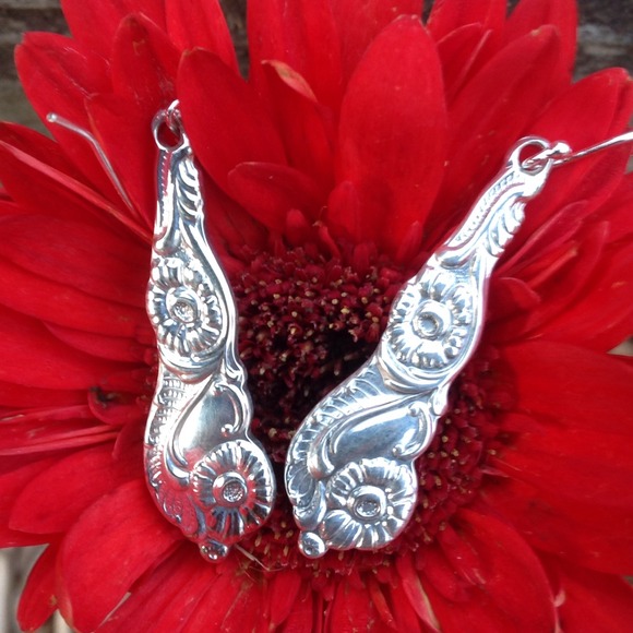 Handcrafted pretty floral earrings. Sweden silver - Picture 2 of 3