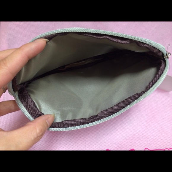 SOLD NWT Totoro Clutch/Pouch - Picture 3 of 3