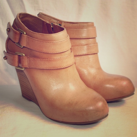 Hive & Honey caramel booties