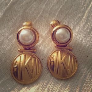 Anne Klein ll clip earrings.