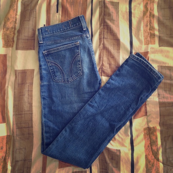 Hollister Laguna skinnies- dark wash