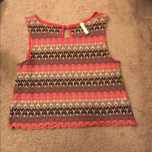 Top - Picture 1 of 2