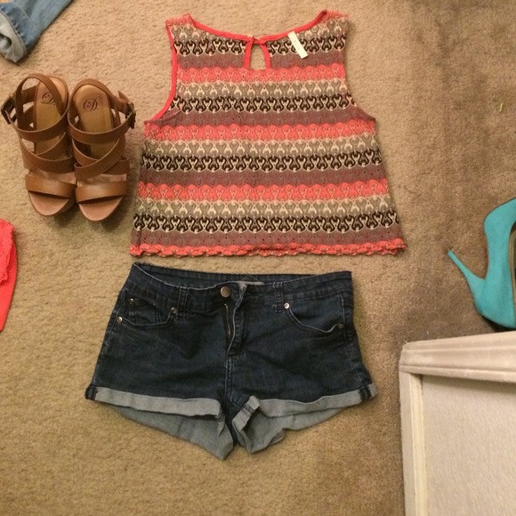 Top - Picture 2 of 2