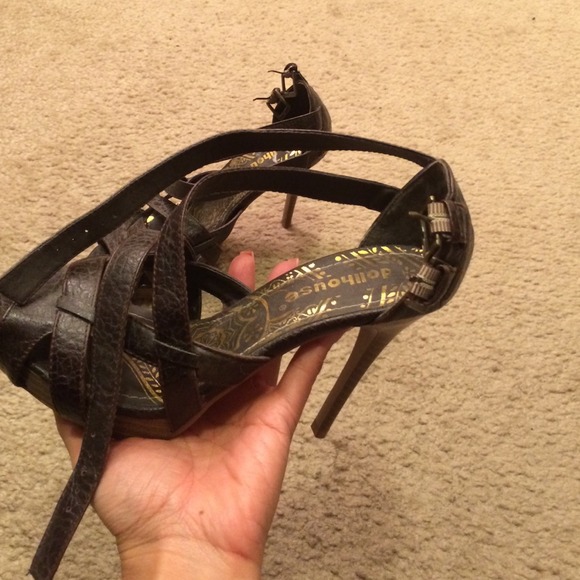 Heels - Picture 2 of 3