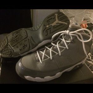 Cool Grey 9s