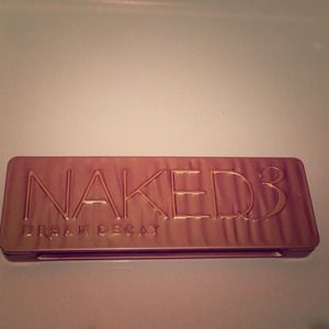 Urban Decay Naked 3